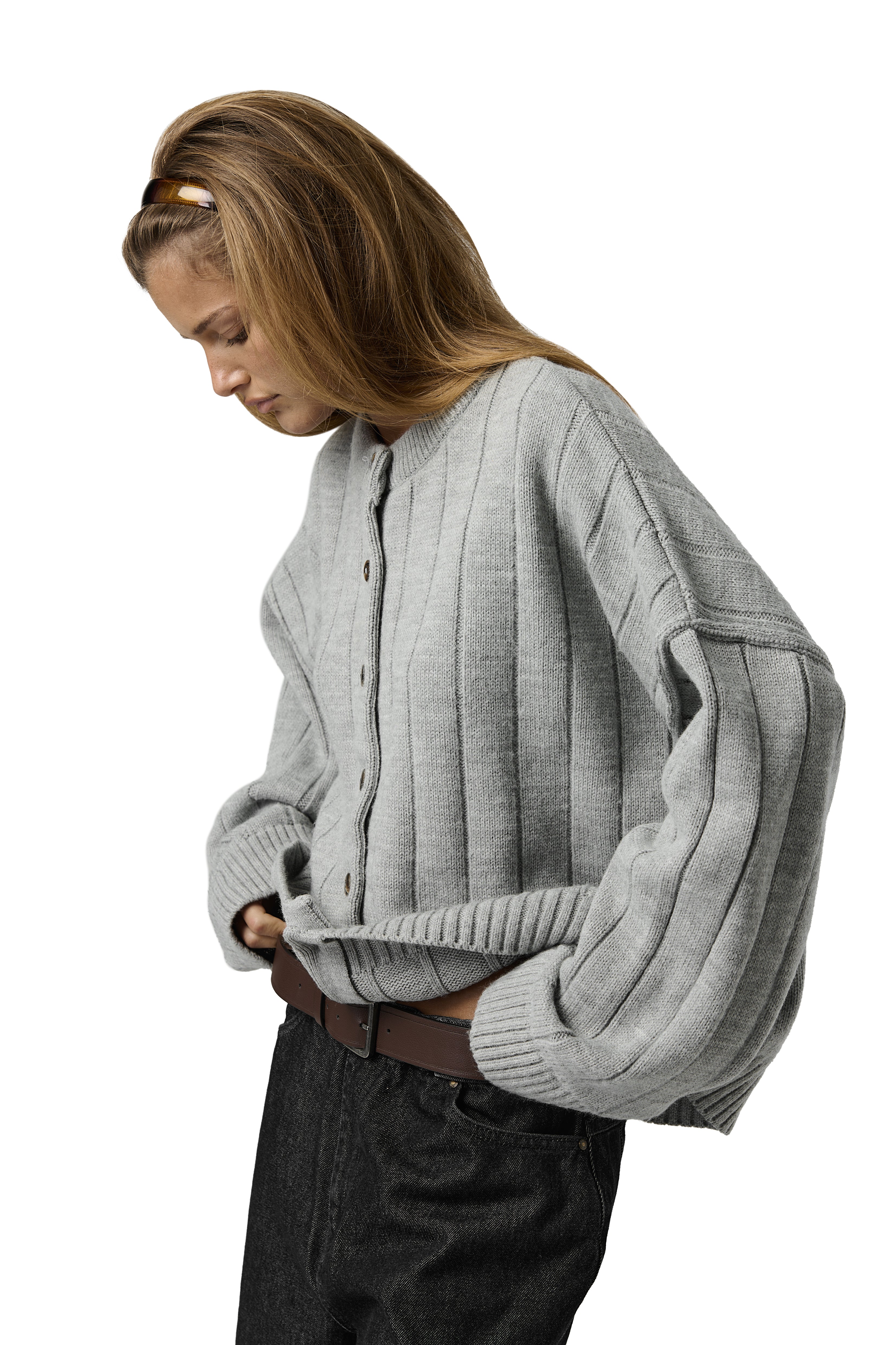 Model Elise is 5'6.5" and wears a size S.